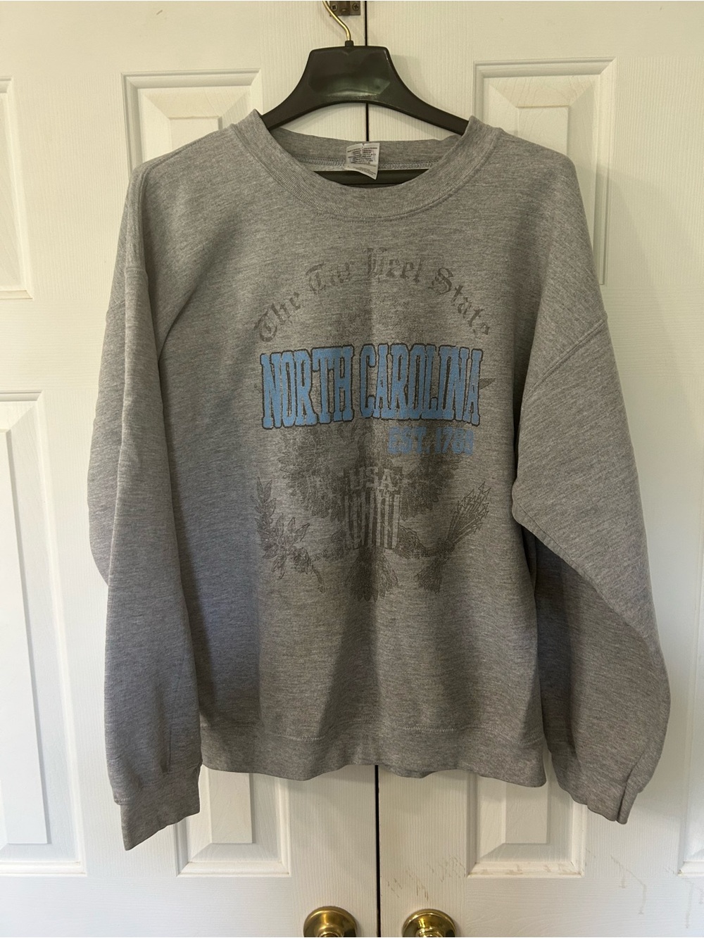 Gildan Gray Crewneck Sweatshirt with Blue North Carolina Graphic - Men